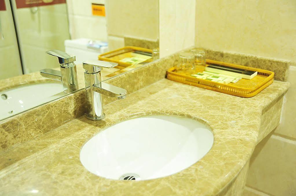 East Sacred Hotel Beijing Bagian luar foto