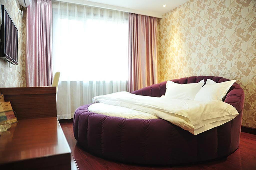 East Sacred Hotel Beijing Bagian luar foto